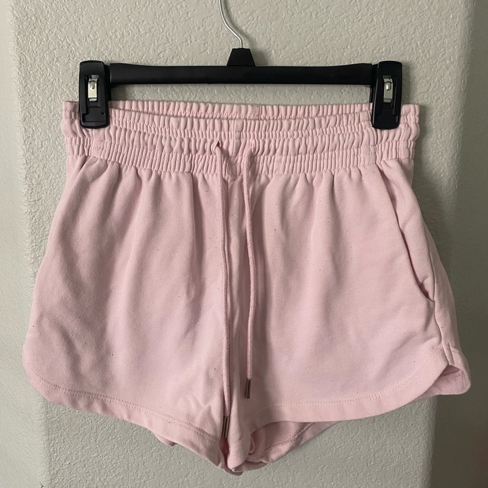 H&M Light pink sweatshorts